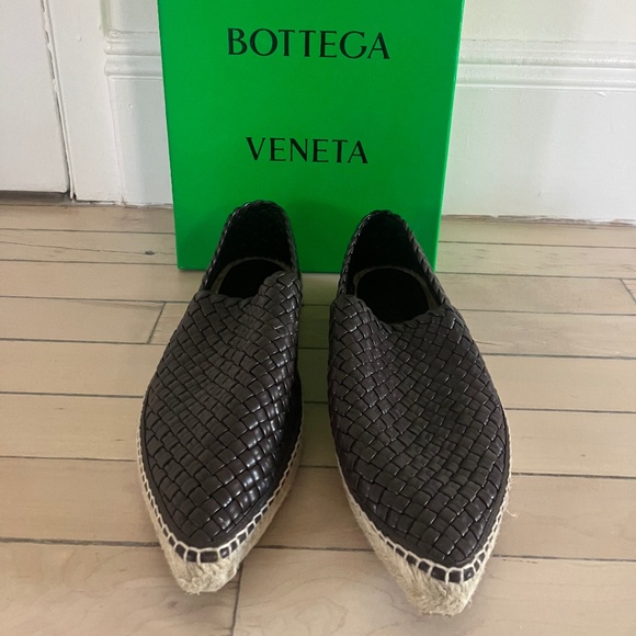 Men Shoes - Picture 1 of 3